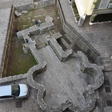 Deluxe Stomorica Apartment *