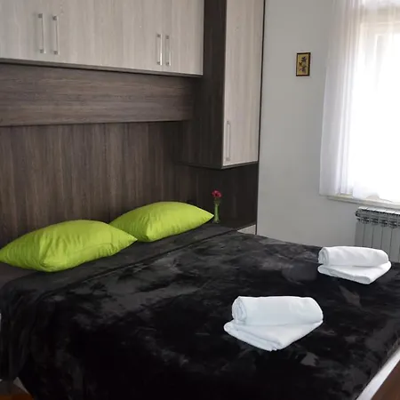Apartment Deluxe Stomorica